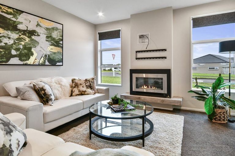 Photo of property in 2 Parkgrove Crescent, Pokeno, 2402