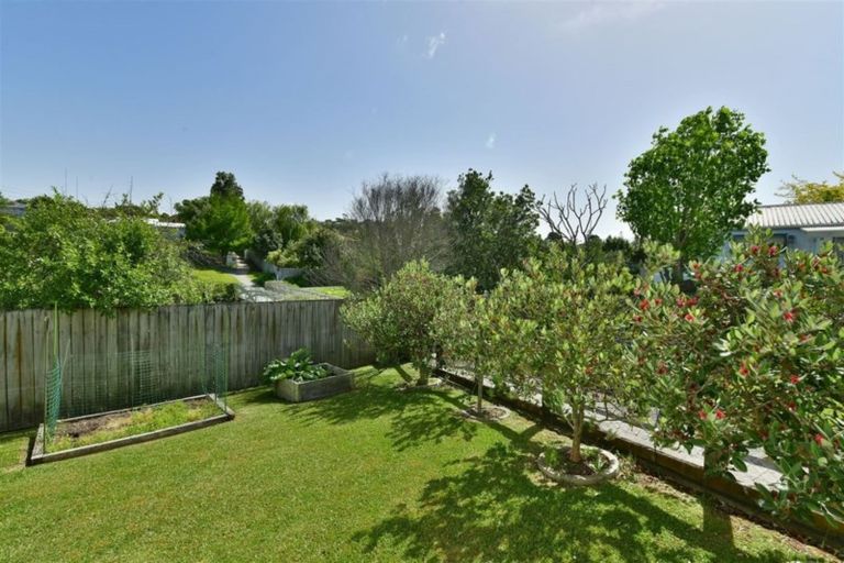 Photo of property in 40b Donald Street, Stanmore Bay, Whangaparaoa, 0932