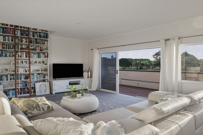 Photo of property in 198 Oceanbeach Road, Mount Maunganui, 3116