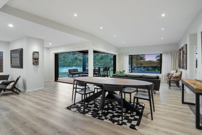Photo of property in 204 Bond Street, Whangamata, 3620