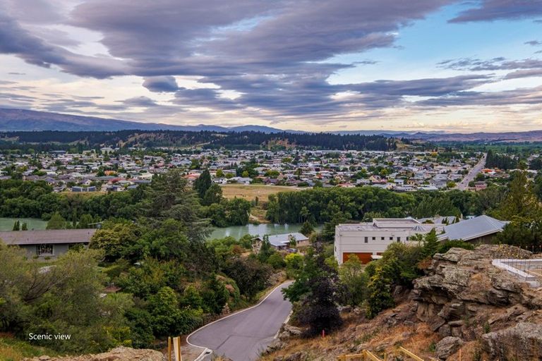 Photo of property in 10 Hawkdun Place, Bridge Hill, Alexandra, 9320