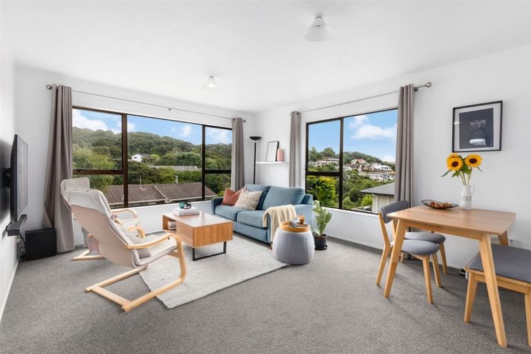 Photo of property in 49a Albatross Close, Whitby, Porirua, 5024
