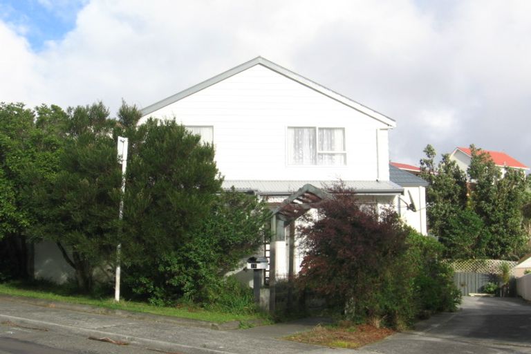 Photo of property in 18 Cambrian Street, Churton Park, Wellington, 6037