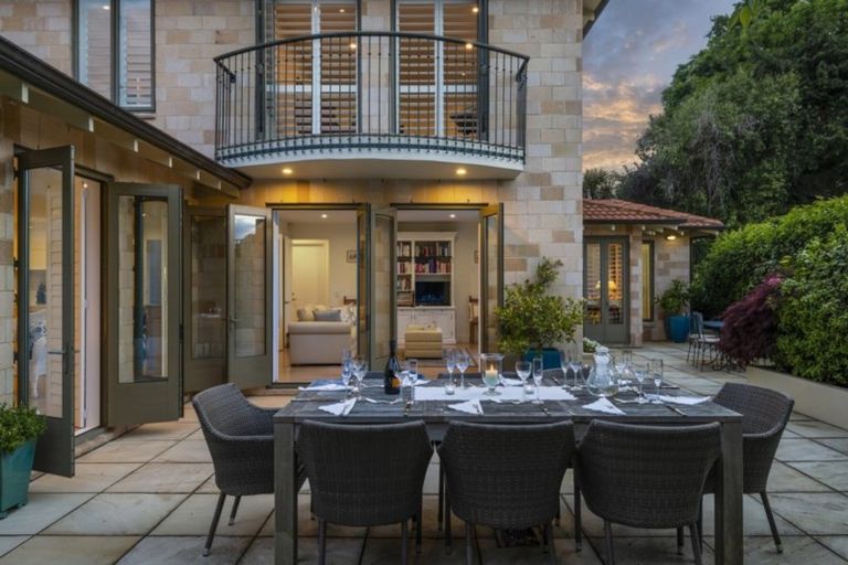 Photo of property in 30 Makora Street, Fendalton, Christchurch, 8041