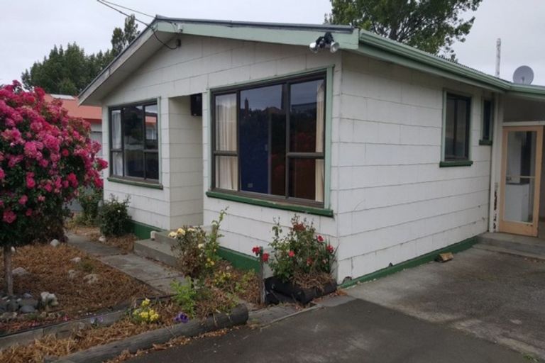 Photo of property in 23 Cambridge Street, Kensington, Timaru, 7910