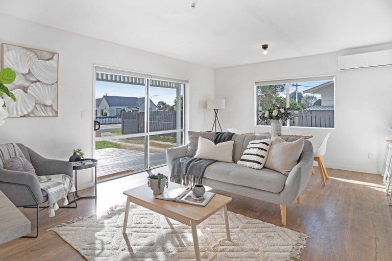 Photo of property in 81 Jellicoe Street, Martinborough, 5711