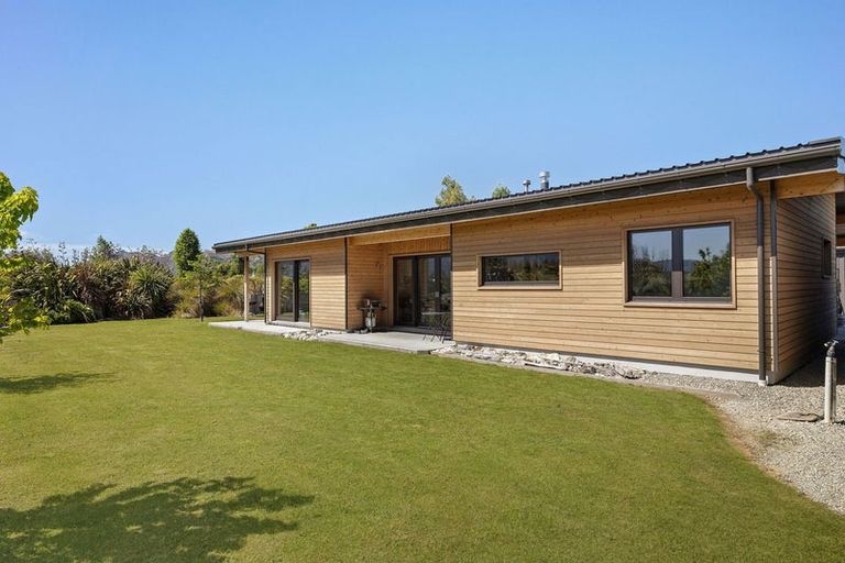 Photo of property in Kane Road, Hawea Flat, Lake Hawea, 9382