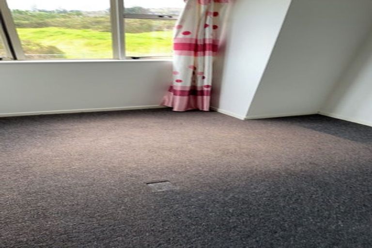 Photo of property in 20 Rosandich Drive, Sunnyvale, Auckland, 0612