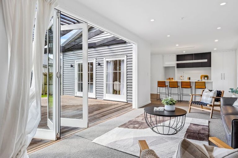 Photo of property in 2/151 Idris Road, Strowan, Christchurch, 8052