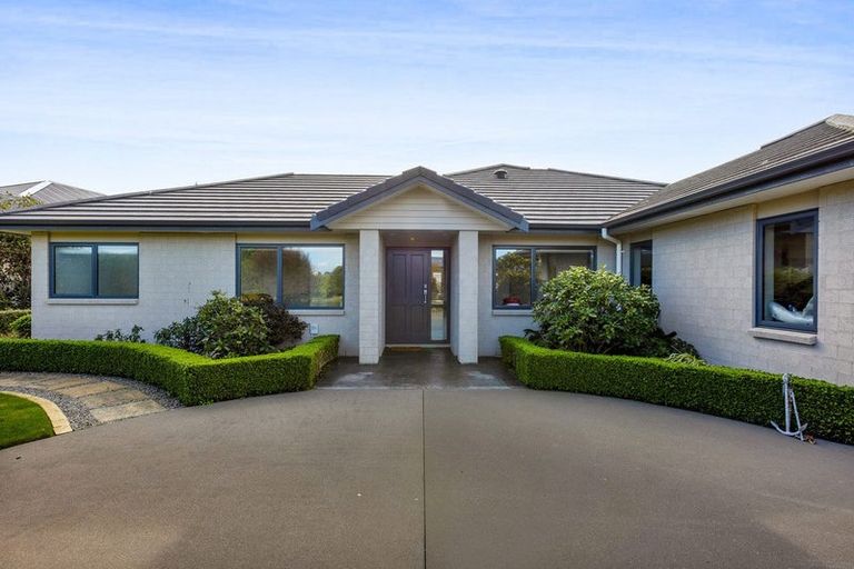 Photo of property in 3 Larlin Heights, Hawera, 4675