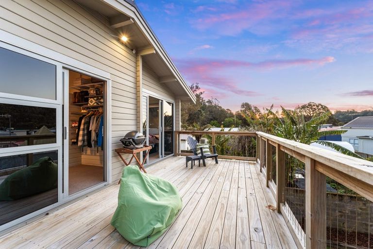 Photo of property in 54 Waiwera Road, Waiwera, Orewa, 0994