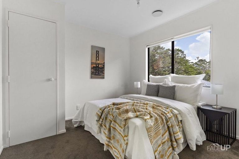 Photo of property in 1/95 Hobsonville Road, West Harbour, Auckland, 0618