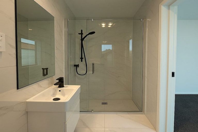 Photo of property in 6/5 Chevis Place, Pakuranga, Auckland, 2010