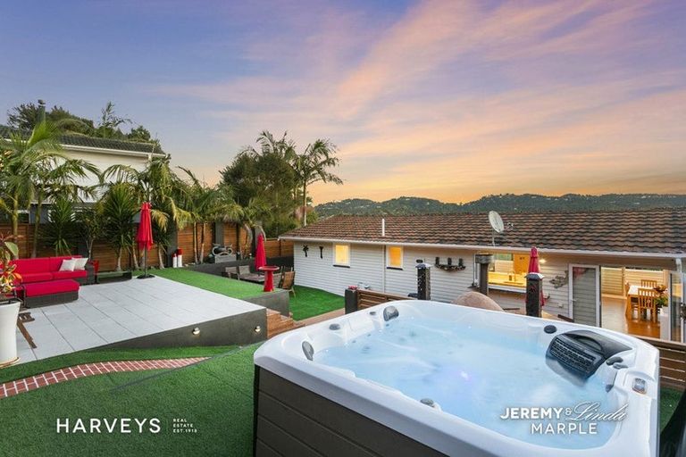 Photo of property in 21 Scotstoun Place, Glen Eden, Auckland, 0602