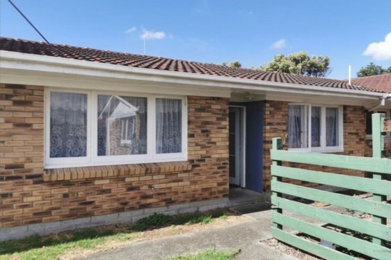 Photo of property in 3 Norman Spencer Drive, Papatoetoe, Auckland, 2104