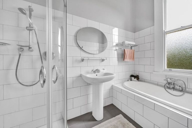 Photo of property in 25 Barrett Street, Westown, New Plymouth, 4310