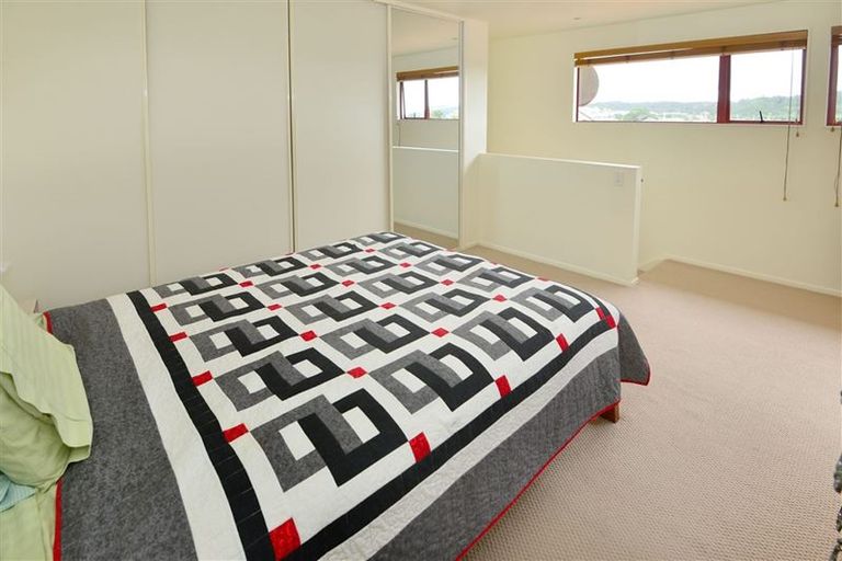 Photo of property in 33f Florence Avenue, Orewa, 0931