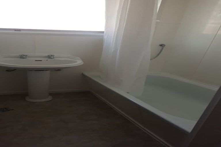 Photo of property in 6 The Square, Manor Park, Lower Hutt, 5019