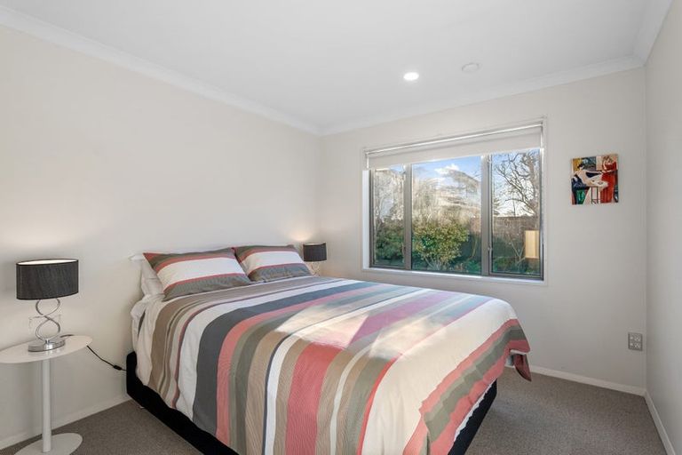 Photo of property in 4 Dinglebay Place, Casebrook, Christchurch, 8051