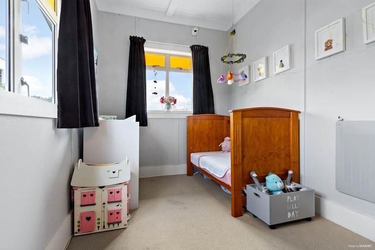 Photo of property in 1a Islington Avenue, New Lynn, Auckland, 0600