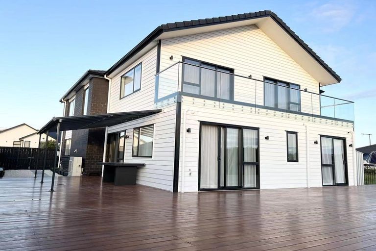 Photo of property in 16 Wheriko Avenue, Glenbrook, 2681