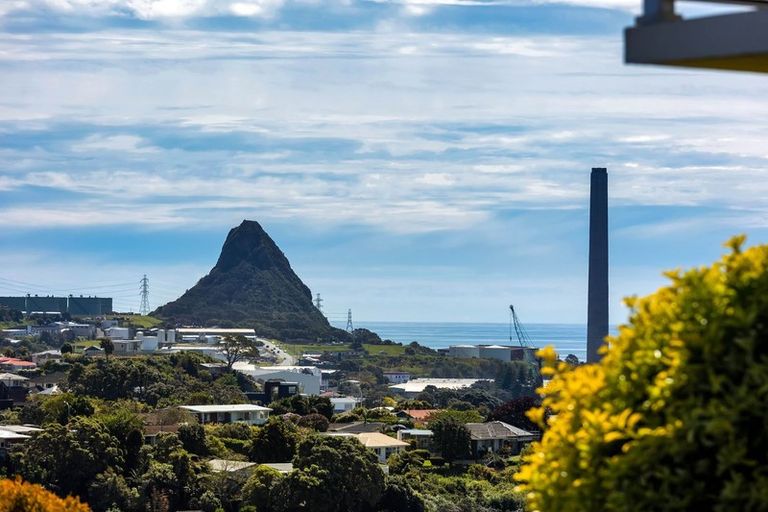 Photo of property in 1c Rossiter Crescent, Lynmouth, New Plymouth, 4310