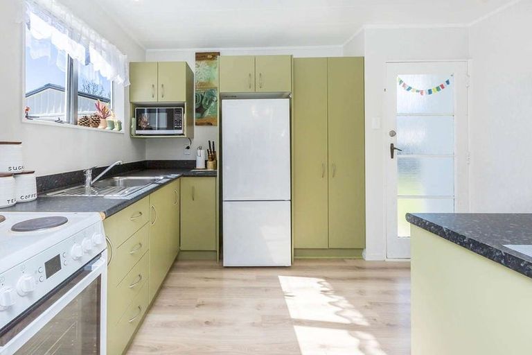 Photo of property in 50b Hartford Crescent, Totara Park, Upper Hutt, 5018