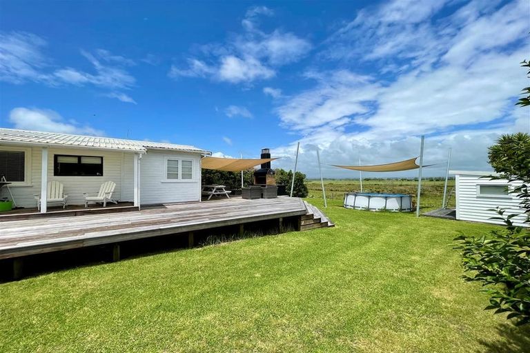 Photo of property in 188 Pukehina Parade, Pukehina, 3189