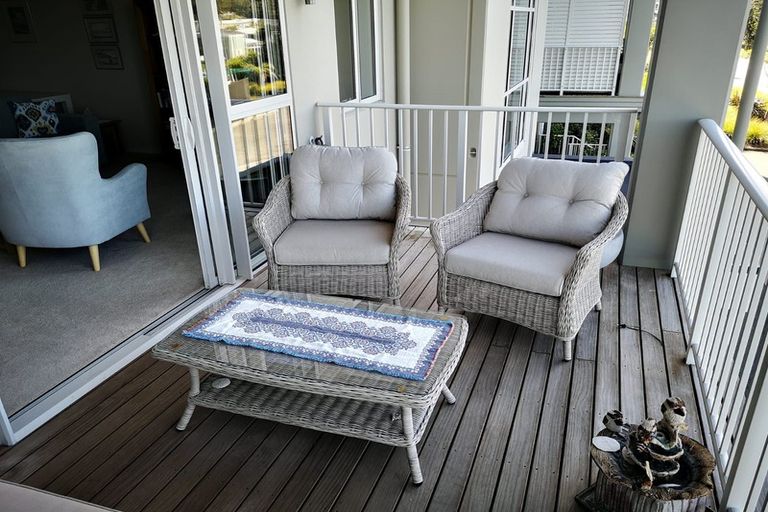 Photo of property in 24 Rewa Rewa Lane, Orewa, 0931