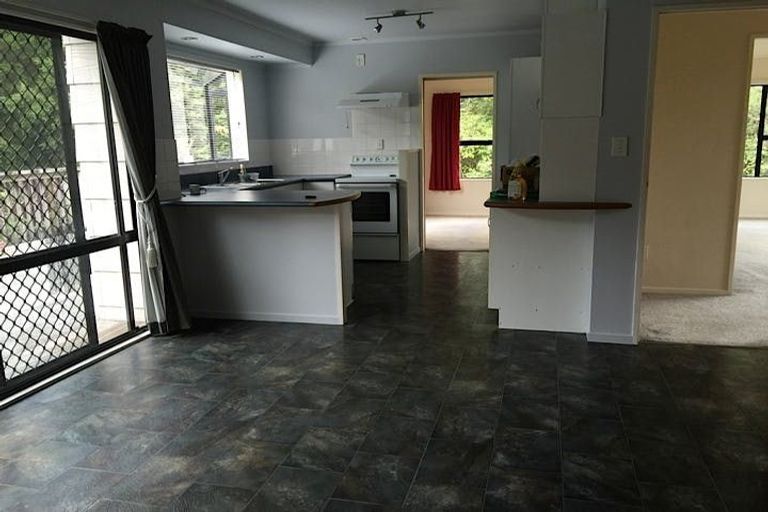 Photo of property in 30 Hakea Place, Totara Heights, Auckland, 2105