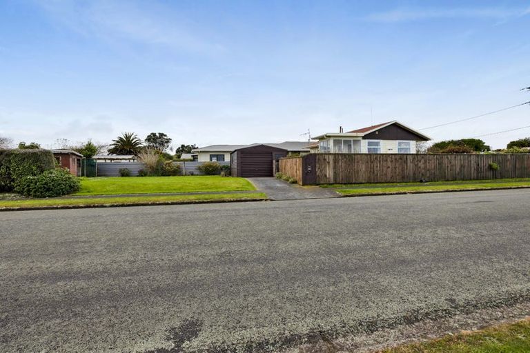 Photo of property in 82 Puriri Street, Hawera, 4610