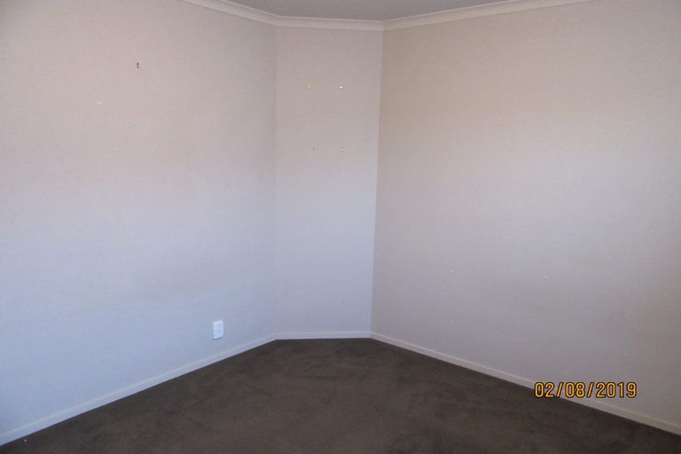 Photo of property in 32a Aniseed Grove, Timberlea, Upper Hutt, 5018