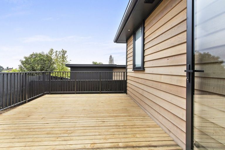 Photo of property in 2/61 Forest Lake Road, Hamilton, 3200