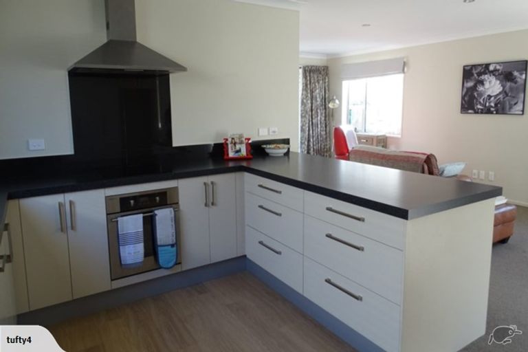 Photo of property in 28 Pounamu Place, Pegasus, 7612