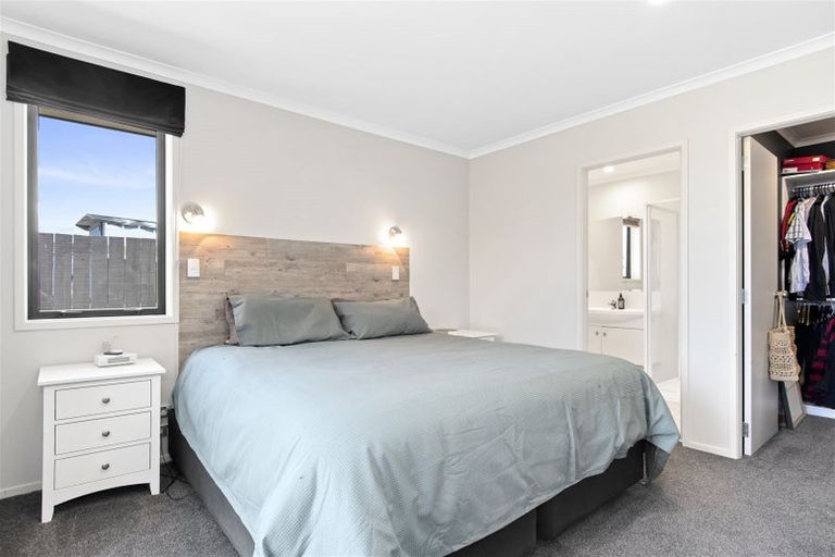 Photo of property in 23 Seabreeze Place, Papamoa Beach, Papamoa, 3118