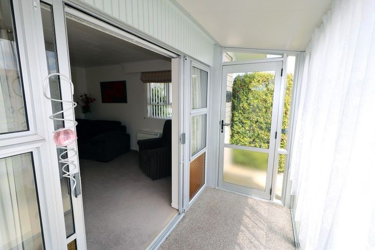 Photo of property in 26 Oberon Street, Stratford, 4332