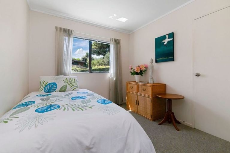 Photo of property in 2/39 Browns Bay Road, Browns Bay, Auckland, 0630