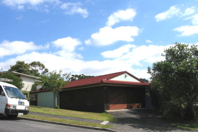 Photo of property in 5 Valdese Rise, Browns Bay, Auckland, 0630
