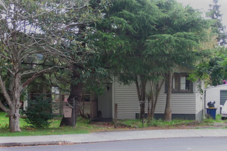 Photo of property in 24 Sunray Avenue, Titirangi, Auckland, 0604