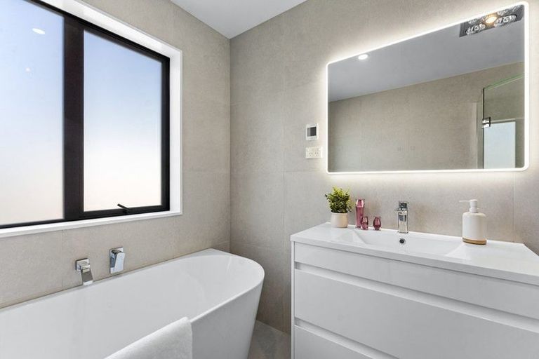 Photo of property in 38a Hyperion Drive, Randwick Park, Auckland, 2105