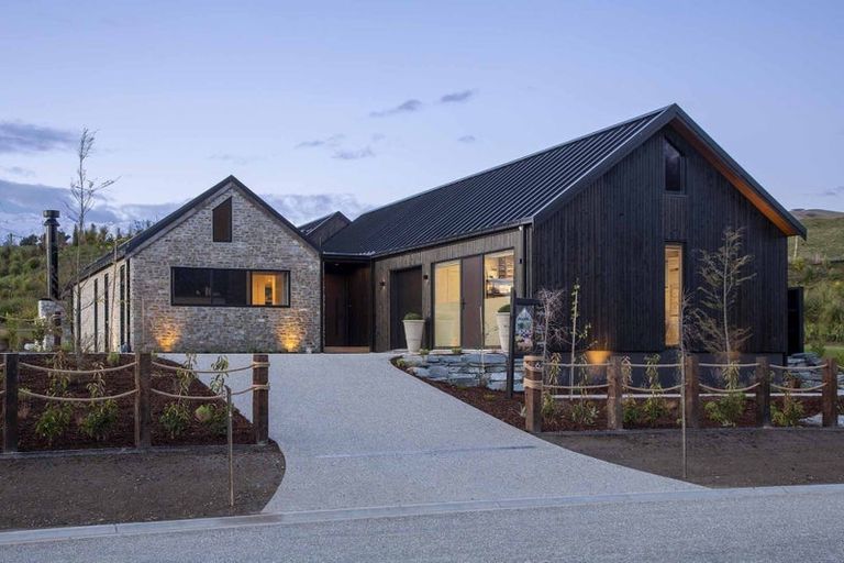 Photo of property in 6 Kahiwi Drive, Lower Shotover, 9304