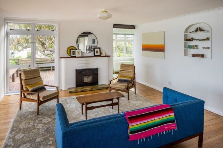 Photo of property in 8 Gordon Road, Plimmerton, Porirua, 5026