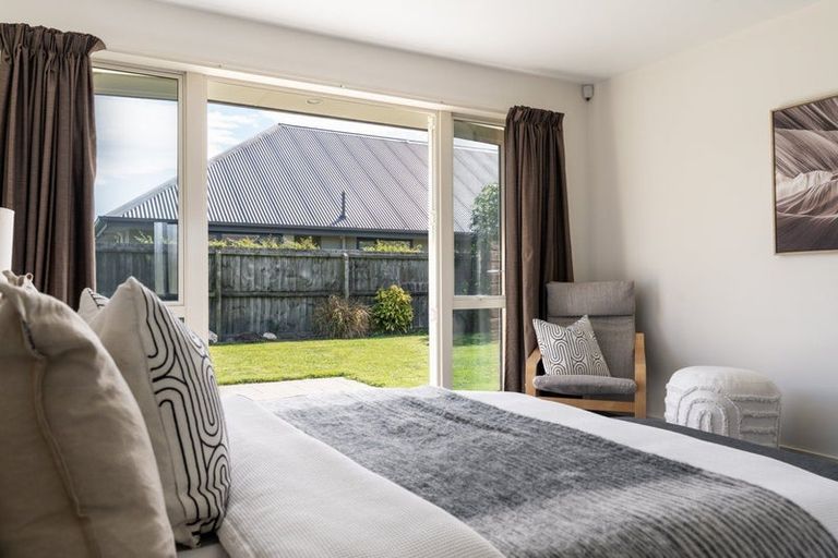 Photo of property in 72 Broadhaven Avenue, Parklands, Christchurch, 8083