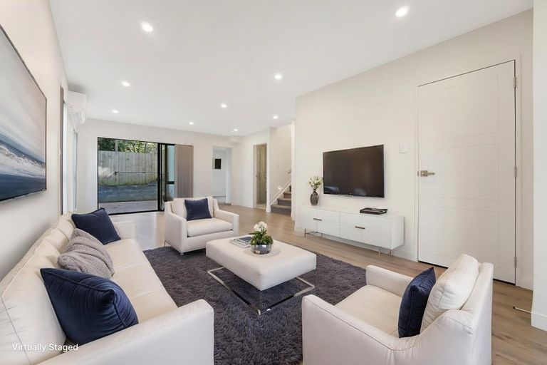 Photo of property in 89e Oreil Avenue, West Harbour, Auckland, 0618
