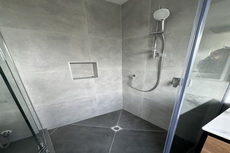 Photo of property in 25c Borrowdace Avenue, Botany Downs, Auckland, 2010