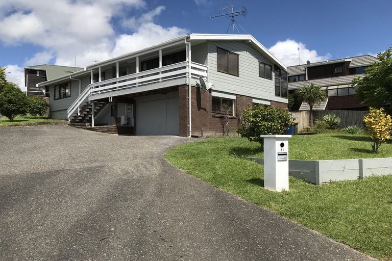 Photo of property in 31 Marina View Drive, West Harbour, Auckland, 0618