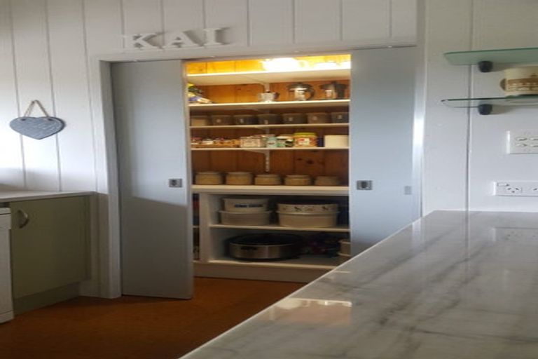 Photo of property in 52 Takiroa Street, Urenui, 4375