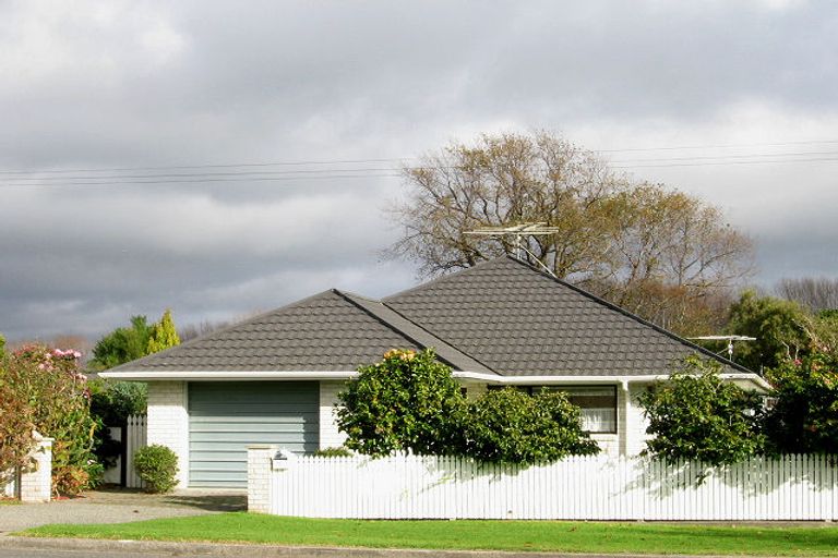 Photo of property in 272 Te Moana Road, Waikanae, 5036
