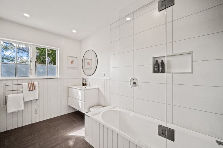 Photo of property in 35 Formby Avenue, Point Chevalier, Auckland, 1022