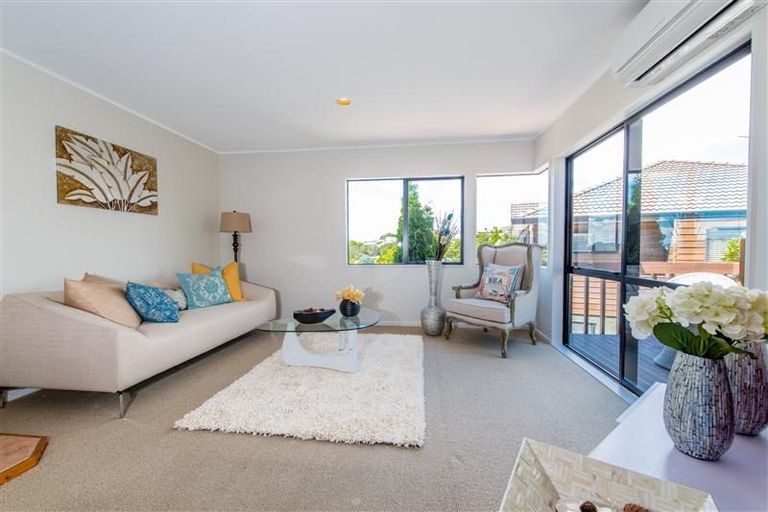 Photo of property in 2/6 Honeysuckle Lane, Mairangi Bay, Auckland, 0630
